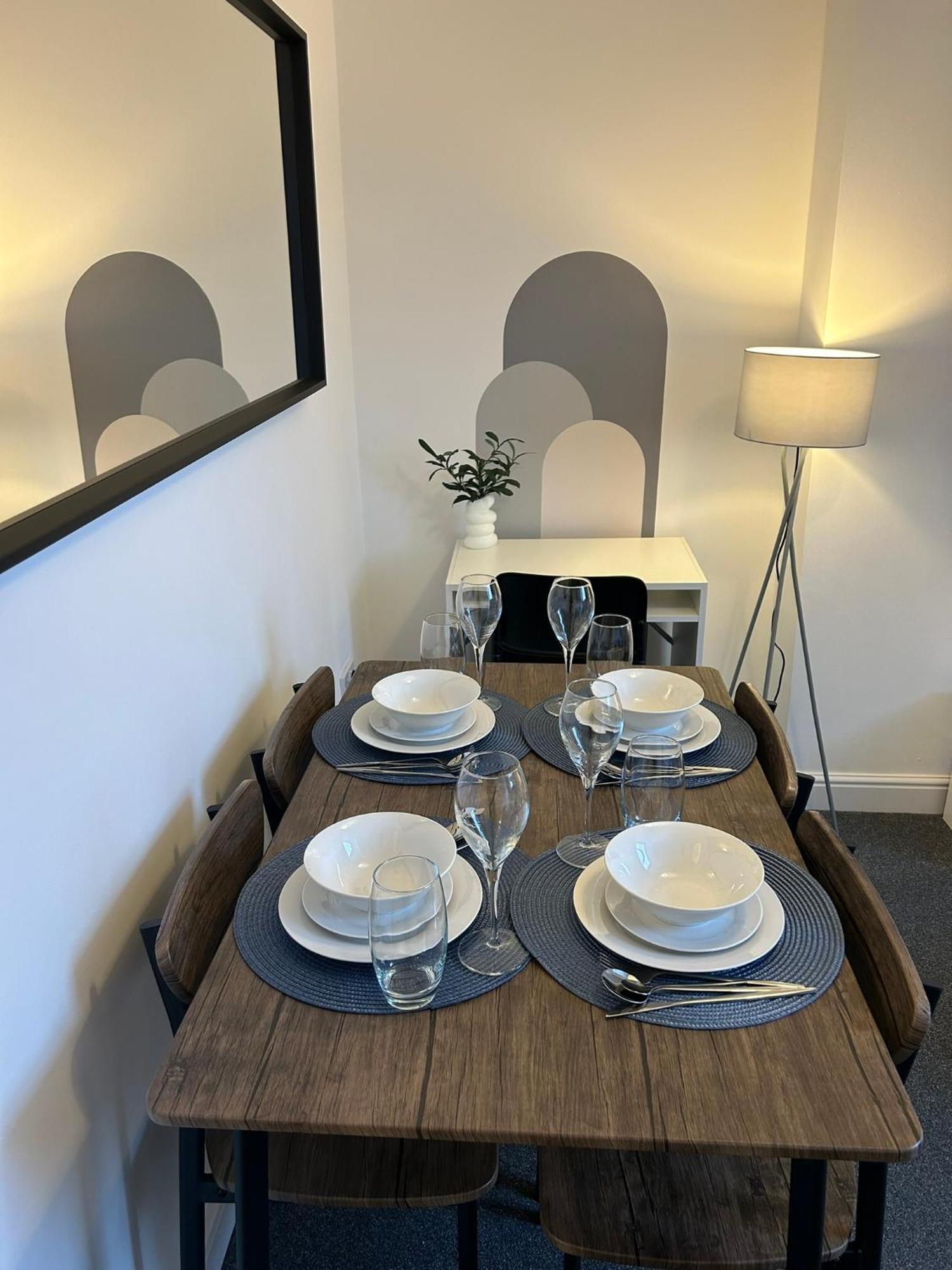 Brand New Modern Apartments Steps From Gloucester Quays מראה חיצוני תמונה
