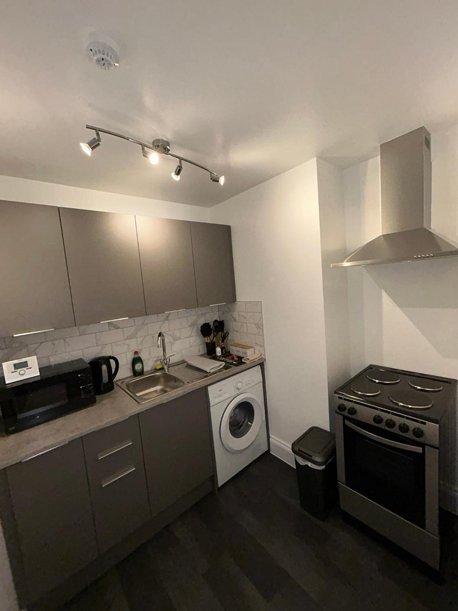 Brand New Modern Apartments Steps From Gloucester Quays מראה חיצוני תמונה
