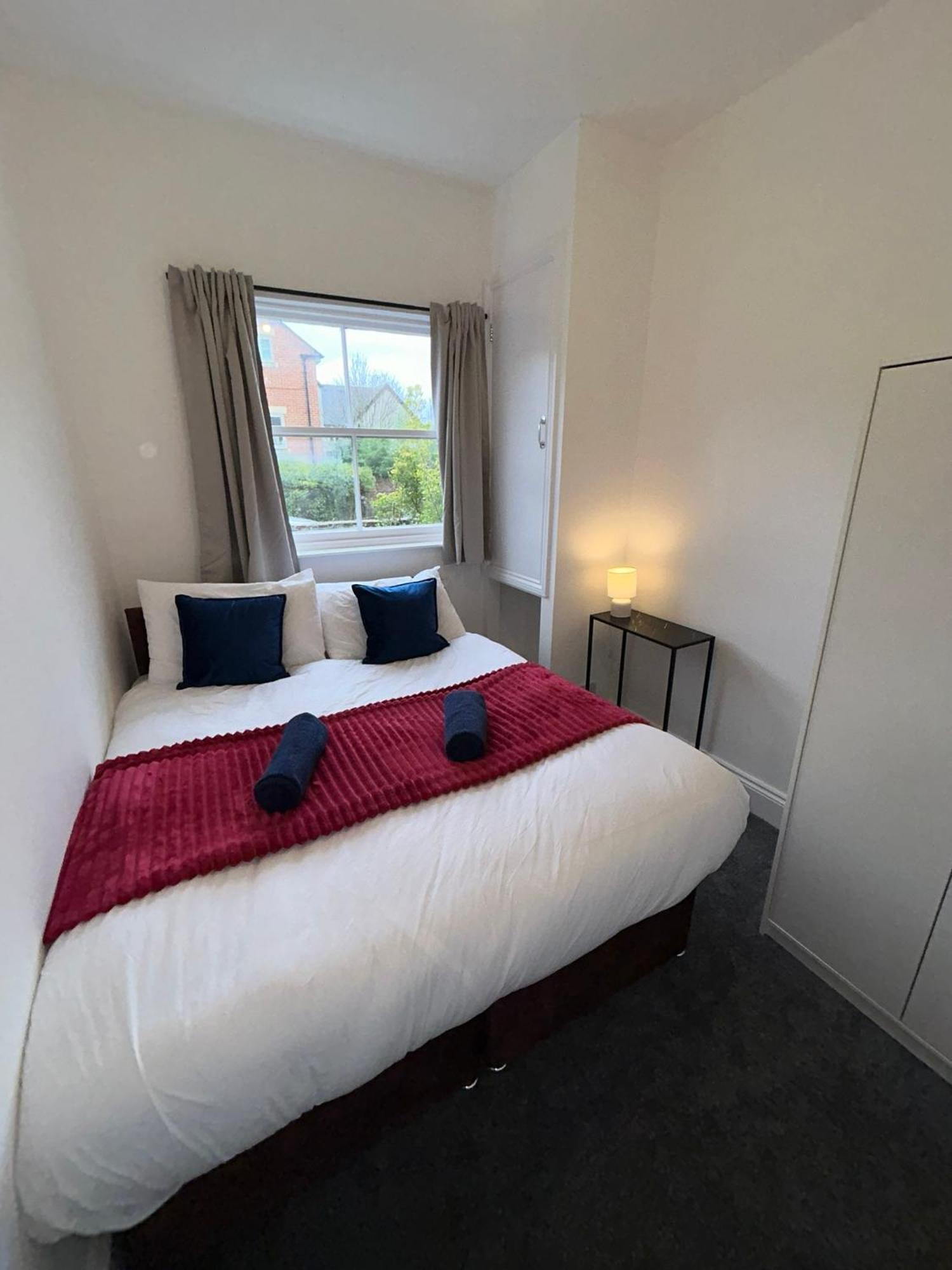 Brand New Modern Apartments Steps From Gloucester Quays מראה חיצוני תמונה