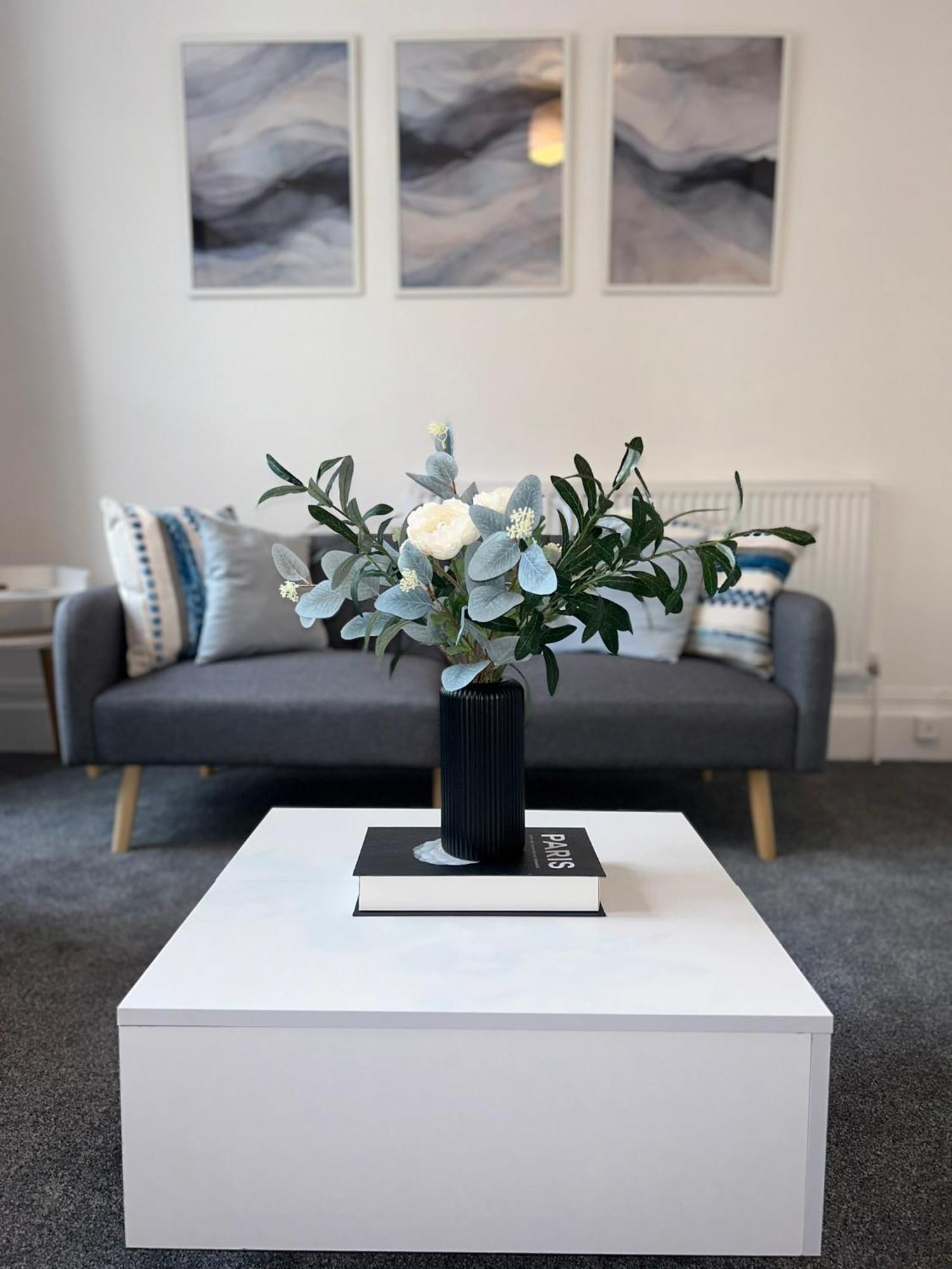 Brand New Modern Apartments Steps From Gloucester Quays מראה חיצוני תמונה