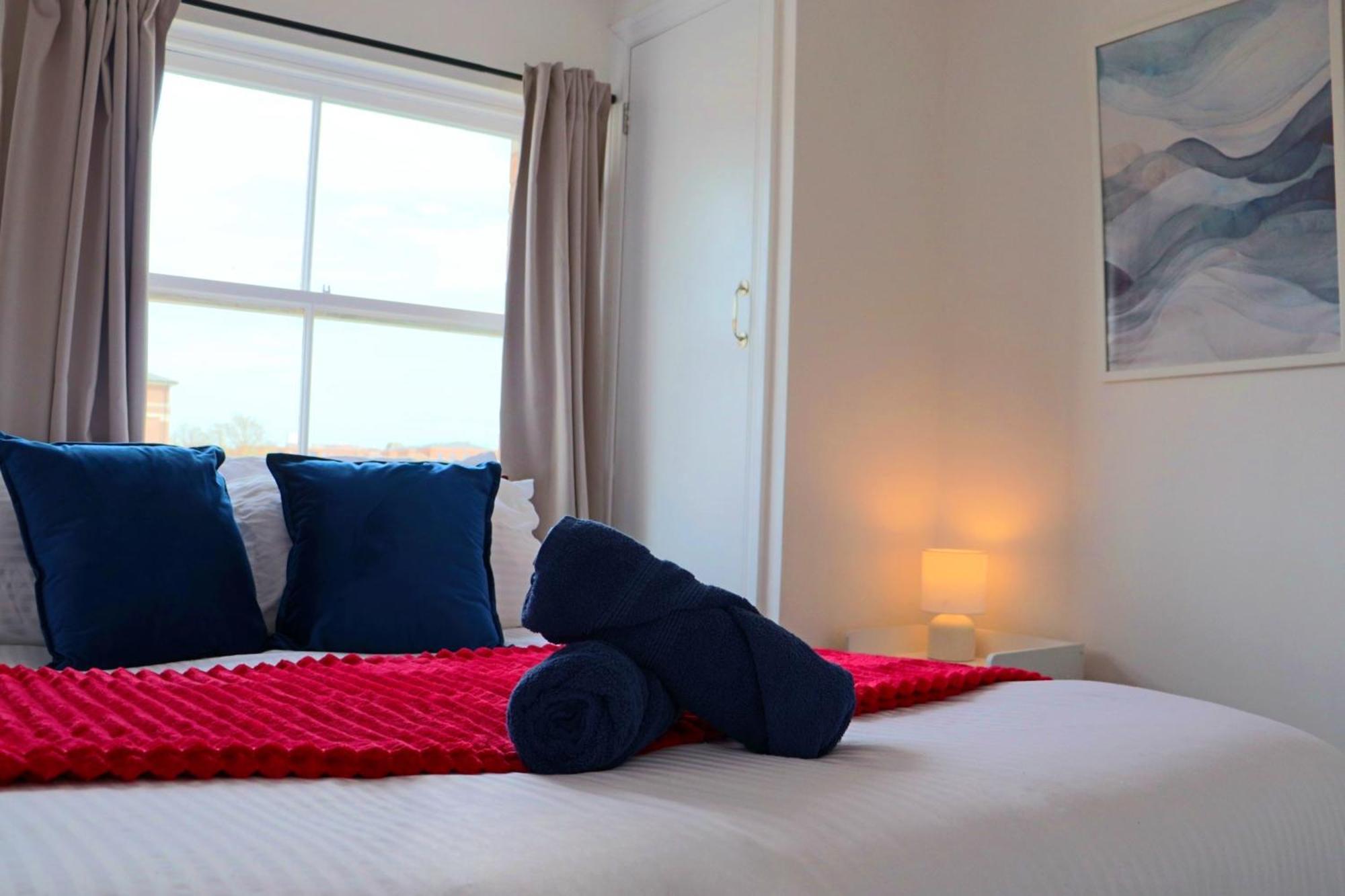 Brand New Modern Apartments Steps From Gloucester Quays מראה חיצוני תמונה