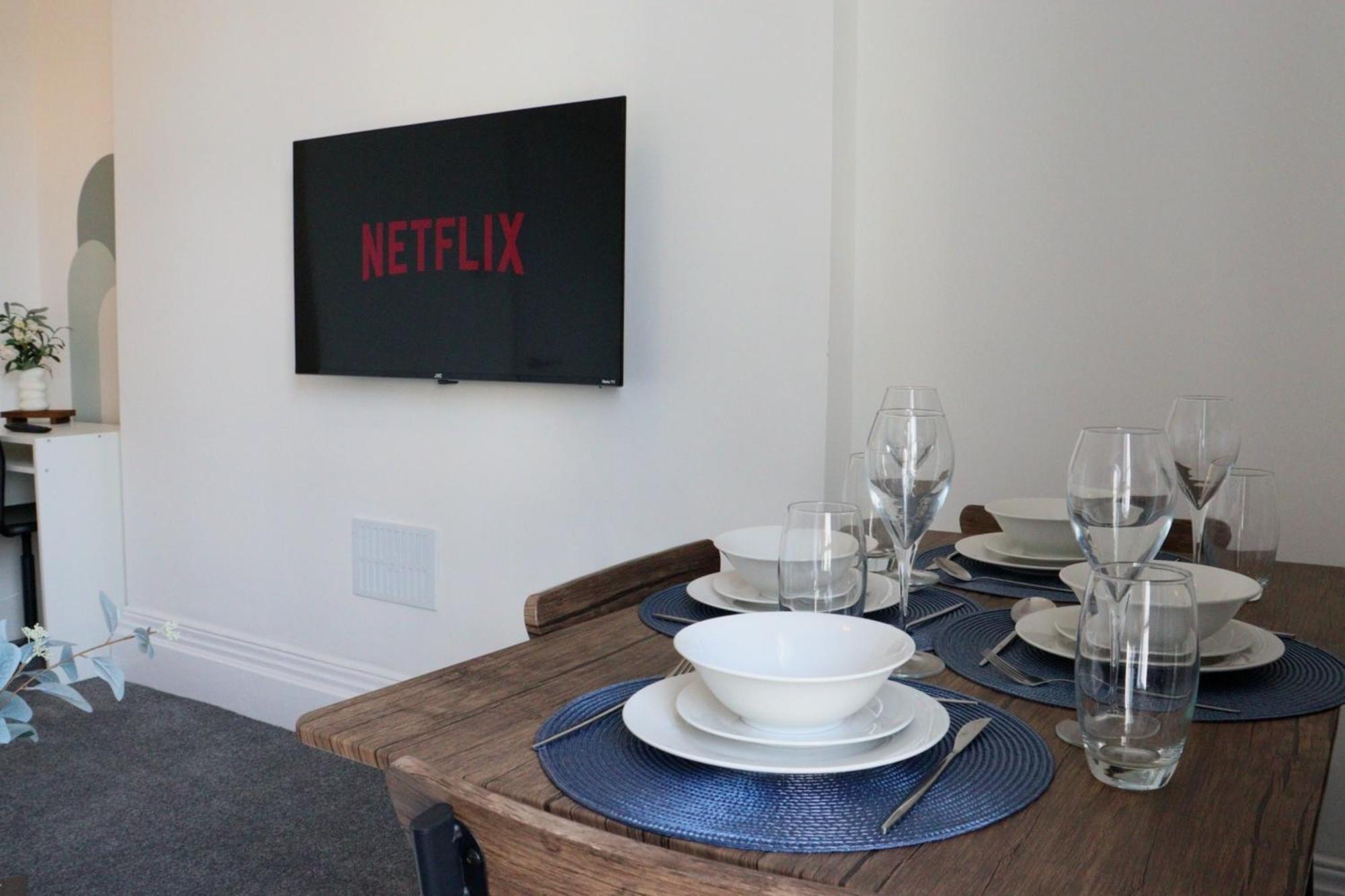 Brand New Modern Apartments Steps From Gloucester Quays מראה חיצוני תמונה